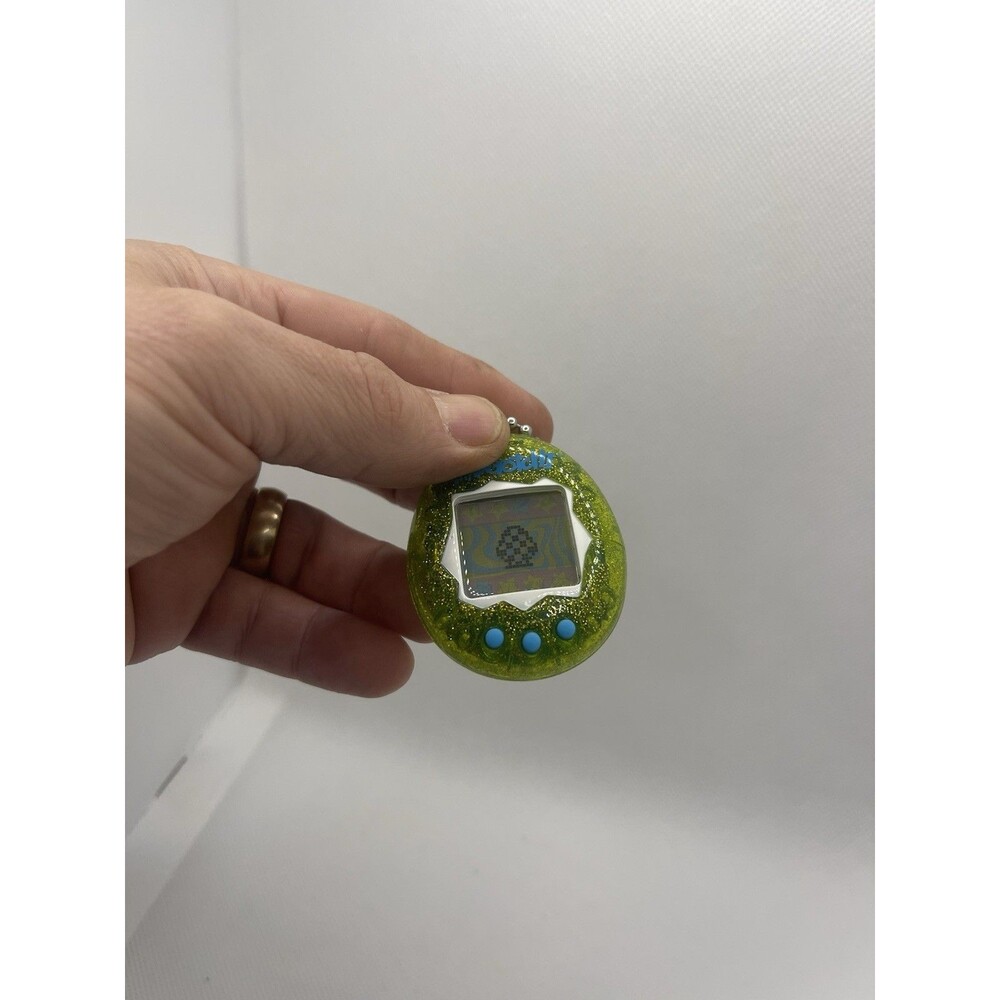 Tamagotchi Electronic Game Bandai 2017 Green Glitter Keychain Works!